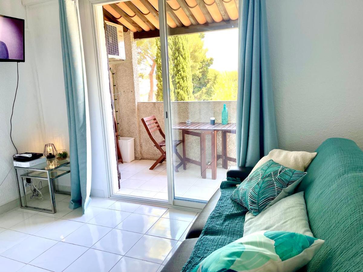 Magnifique studio vue mer à 5 minutes de la plage Saint-Cyr-sur-Mer Extérieur photo